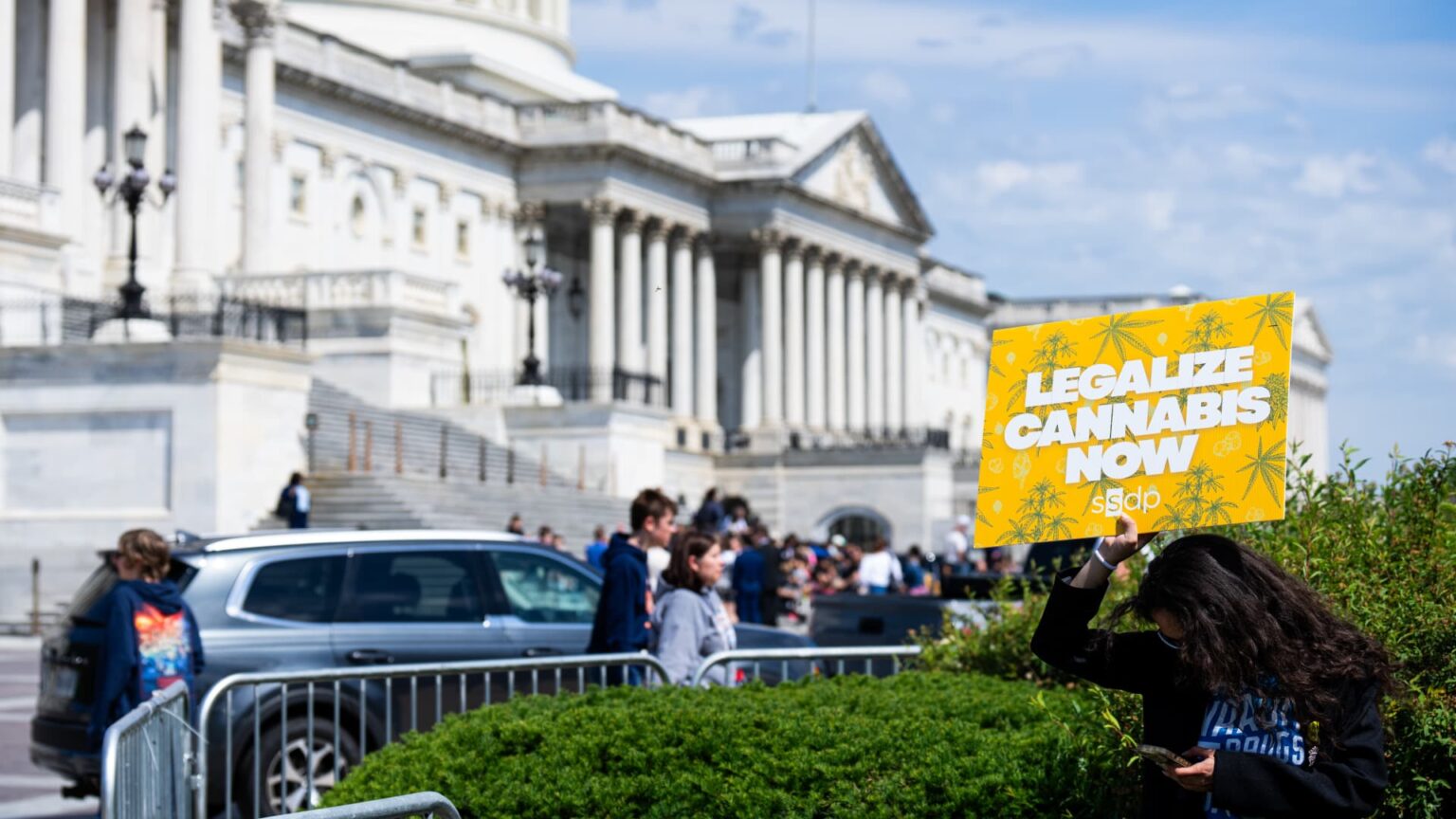 Marijuana reform is emerging as a midterm elections issue on both sides of the aisle